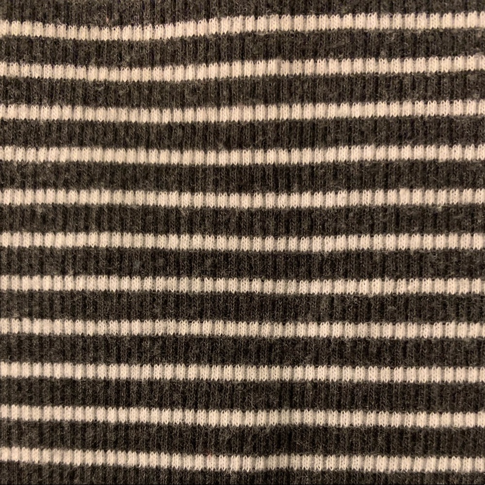 Hollister stripped off the shoulder top